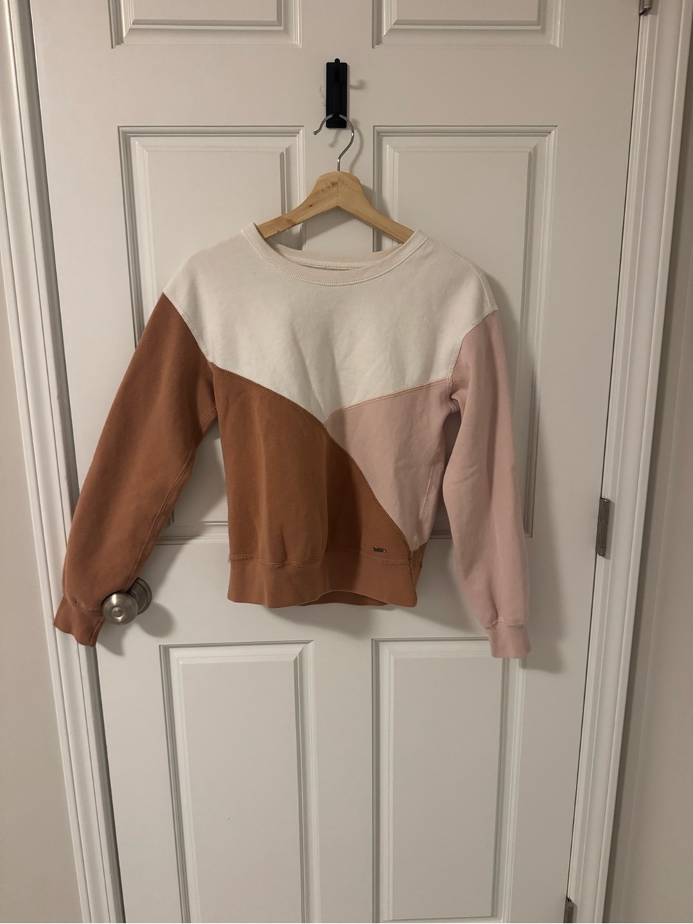 Abercrombie & Fitch Tri-Block Crewneck Sweatshirt in Cream, Blush & Brown